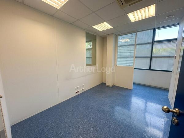 BUREAUX à LOUER de 864.7 m²