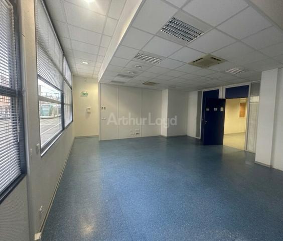 BUREAUX à LOUER de 864.7 m²
