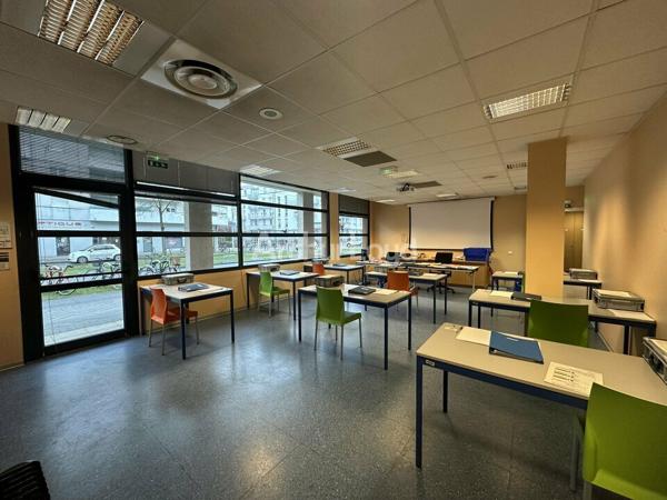 BUREAUX à LOUER de 864.7 m²