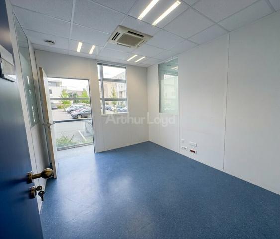 BUREAUX à LOUER de 864.7 m²