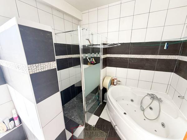Maison 12 pièce(s) 8 chambre(s) 390 m²