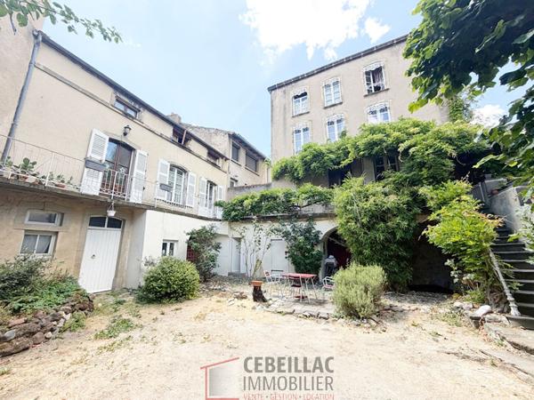 Maison 12 pièce(s) 8 chambre(s) 390 m²