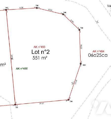Dans le bourg de Gouville, vous trouverez ce terrain viabilisé de 551 m² dans un lotissement de...