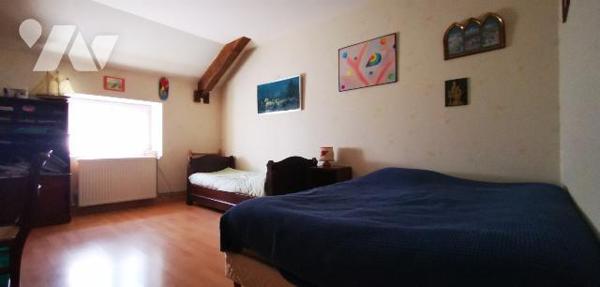 Mison 5 chambres centre village avec terrain