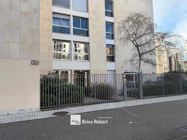 Bureau à louer Lyon bureaux aménagés quartier Croix Rousse lumineux