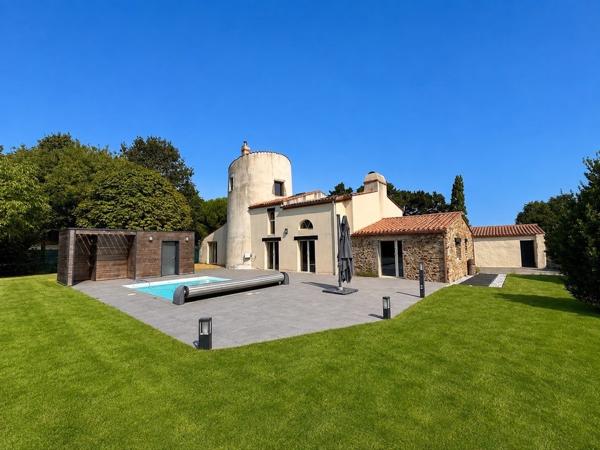Ensemble immobilier maison principale de 200.m 2 hab  + 2 maisons annexes indépendantes