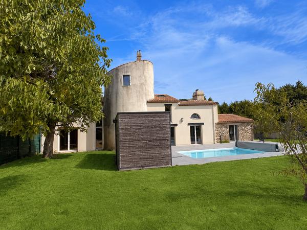 Ensemble immobilier maison principale de 200.m 2 hab  + 2 maisons annexes indépendantes