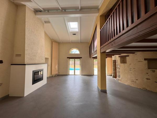 Ensemble immobilier maison principale de 200.m 2 hab  + 2 maisons annexes indépendantes