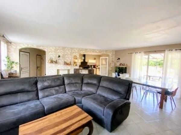 Rocbaron (83136) Belle maison de plain-pied de 141 m²