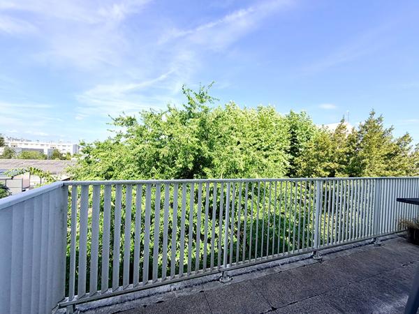 PESSAC - CENTRE  VILLE- Appartement T3 - 2 chambres - Ascenseur - Dernier étage - Terrasse