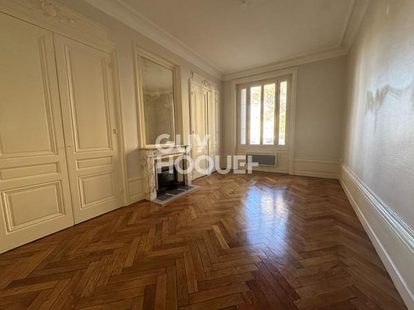 Appartement T5 Boulevard -parquet et cheminée