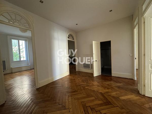 Appartement T5 Boulevard -parquet et cheminée