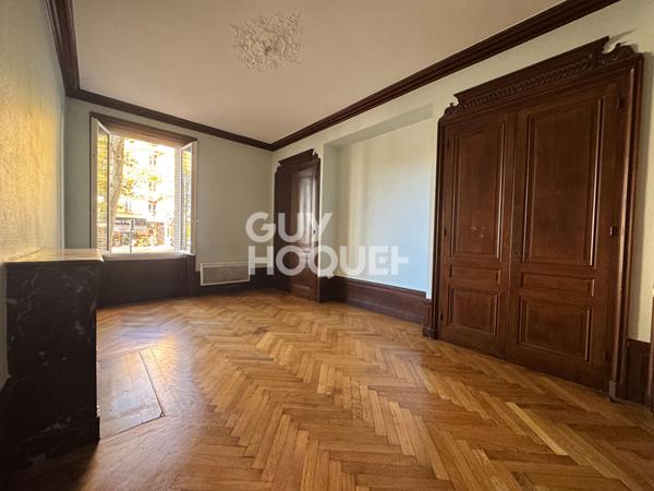 Appartement T5 Boulevard -parquet et cheminée