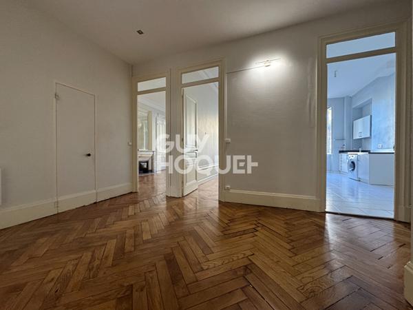 Appartement T5 Boulevard -parquet et cheminée