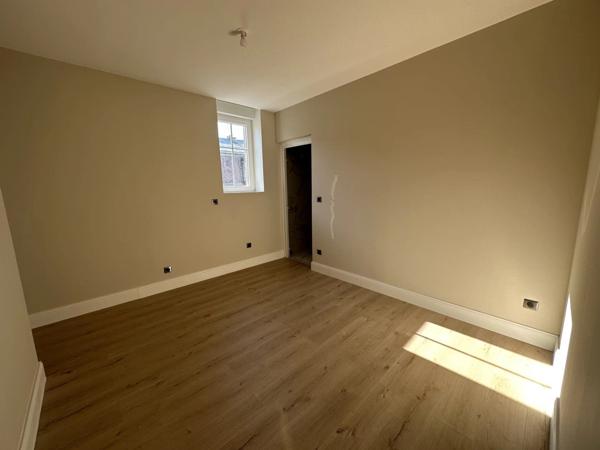 Location Maison 7 pièces 160 m2 à Saint-Quentin