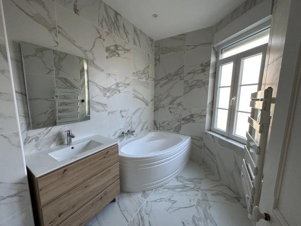 Location Maison 7 pièces 160 m2 à Saint-Quentin
