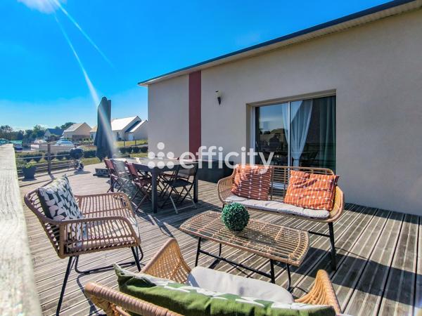 Maison
         5 pièces
        - 90 m² Exclusivité 218 000 € *