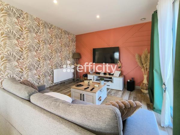 Maison
         5 pièces
        - 90 m² Exclusivité 218 000 € *