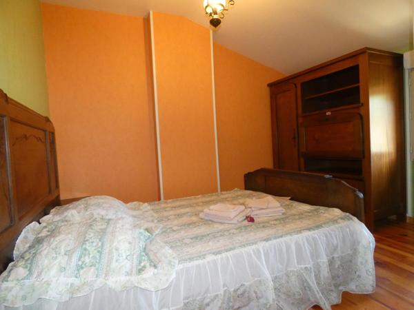 Grande maison de 260M², 7 chambres avec salle d'eau et wc, 2 cuisines, jardin et piscine hors sol