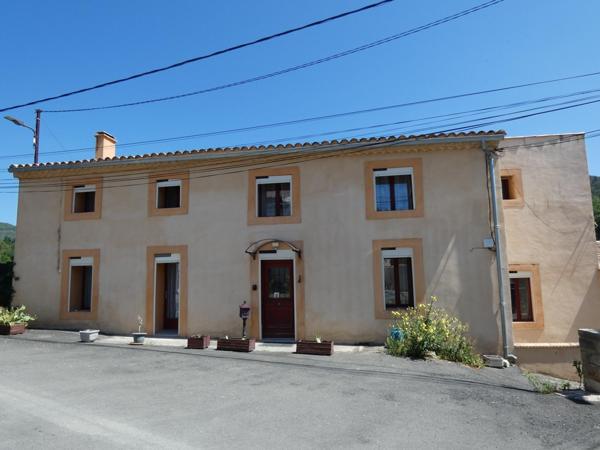 Grande maison de 260M², 7 chambres avec salle d'eau et wc, 2 cuisines, jardin et piscine hors sol