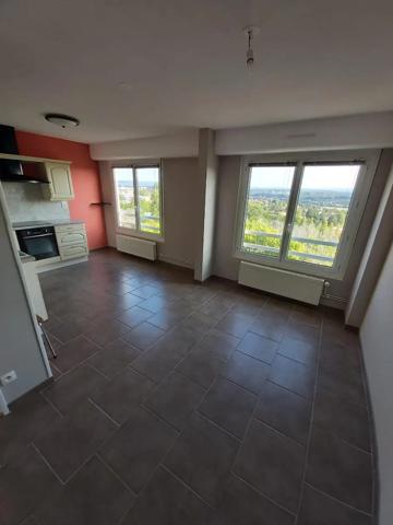 Appartement à louer 4 pièces 77.47m² Montbéliard (25200)
