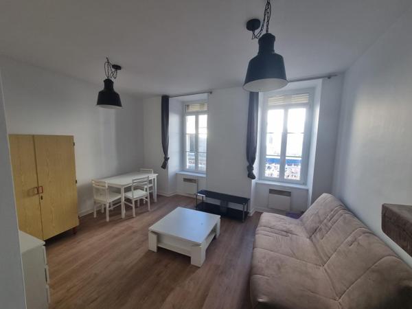 Appart 25m² 1er étage, hyper centre Pontivy
