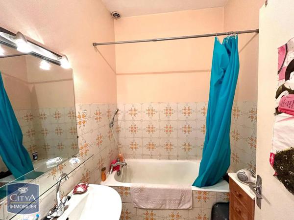 Appartement à louer 3 pièces 77m²