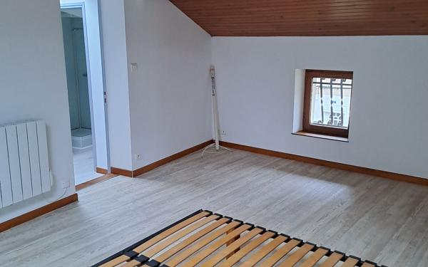 Maison à louer    2 pièces •  Saint-Paul-Cap-de-Joux