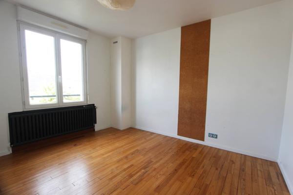 UNE COQUETTE MAISON DE QUARTIER, SECTEUR CORNIGUEL. -