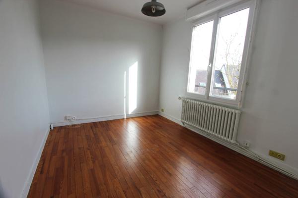 UNE COQUETTE MAISON DE QUARTIER, SECTEUR CORNIGUEL. -