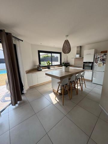Villa La Roche De Glun 5 pièce(s) 127 m2, piscine