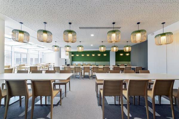 Bureaux à louer à Rueil-Malmaison dans immeuble de services modernes et lumineux