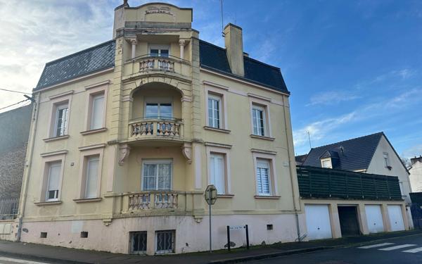 Immeuble à vendre    9 pièces •  Le Creusot