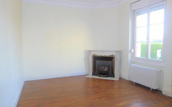 Immeuble à vendre    9 pièces •  Le Creusot