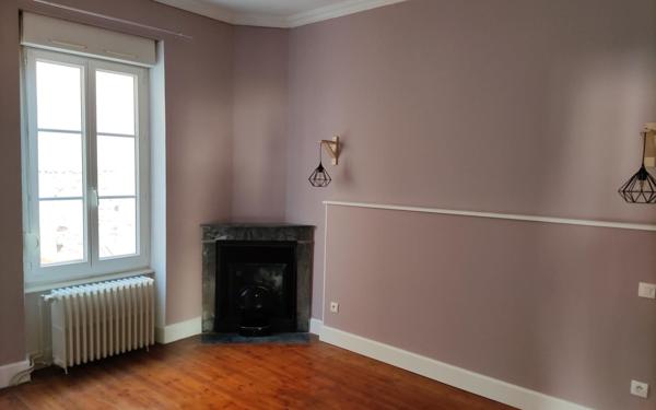 Immeuble à vendre    9 pièces •  Le Creusot