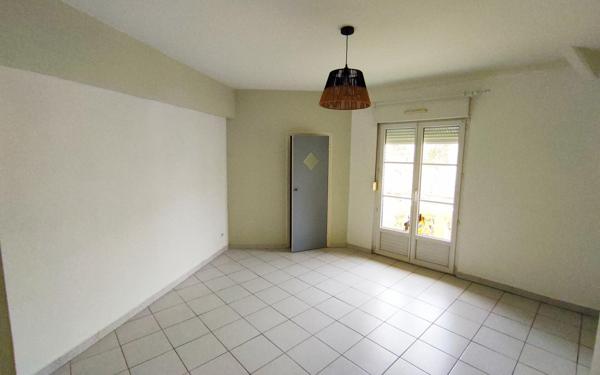 Immeuble à vendre    9 pièces •  Le Creusot