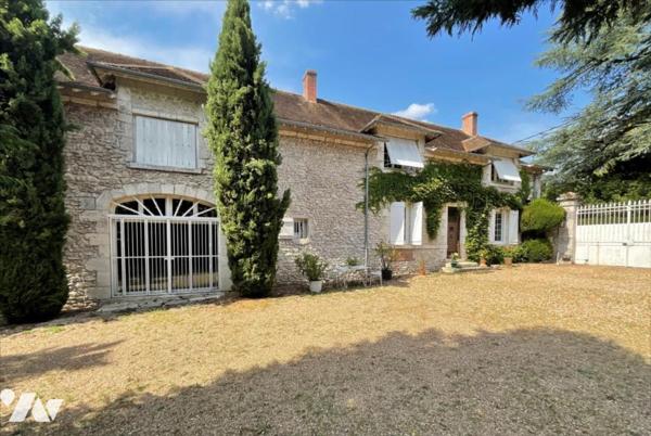 Maison 330 m² - TAVERS