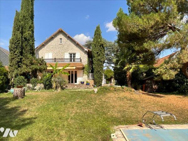 Maison 330 m² - TAVERS