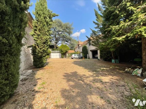 Maison 330 m² - TAVERS