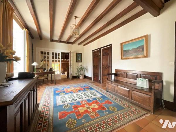 Maison 330 m² - TAVERS