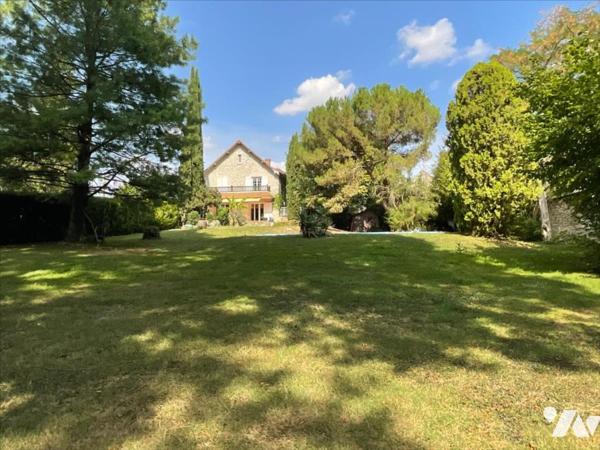 Maison 330 m² - TAVERS