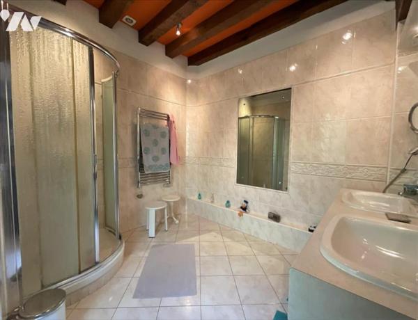 Maison 330 m² - TAVERS