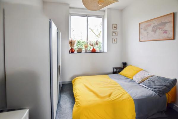 Maison d'habitation +deux appartements locatifs avec terrain de 2455 m2