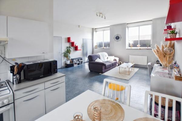 Maison d'habitation +deux appartements locatifs avec terrain de 2455 m2