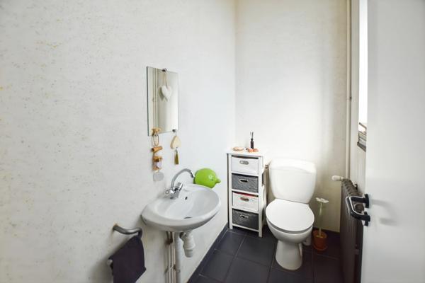 Maison d'habitation +deux appartements locatifs avec terrain de 2455 m2