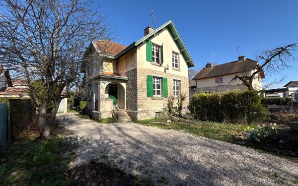 Maison à vendre    4 pièces •  Tavaux