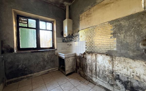 Maison à vendre    4 pièces •  Tavaux