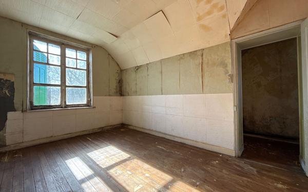 Maison à vendre    4 pièces •  Tavaux