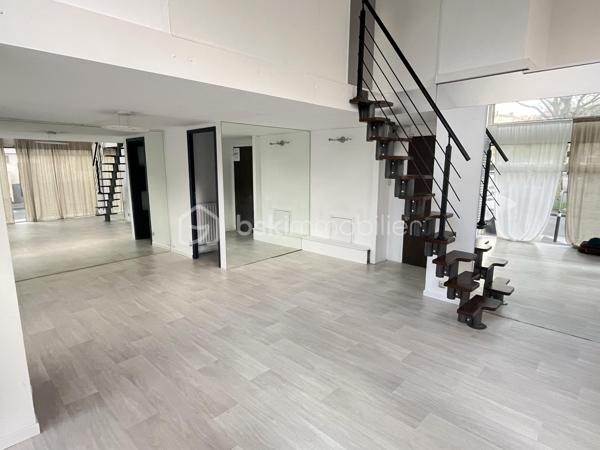 Local d'activités de 52,38 m²