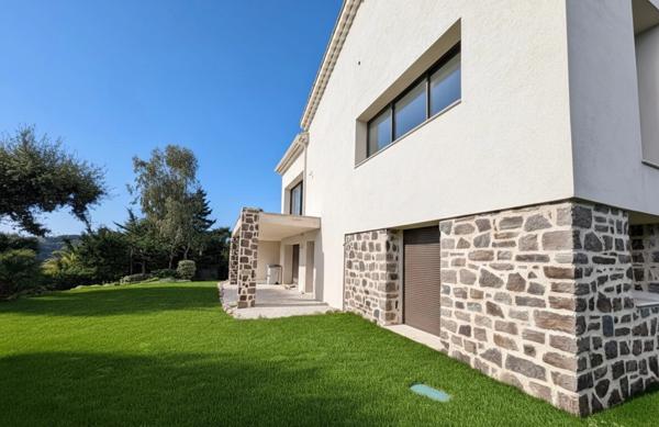 Propriété d’exception avec vue mer - LES ISSAMBRES (83)